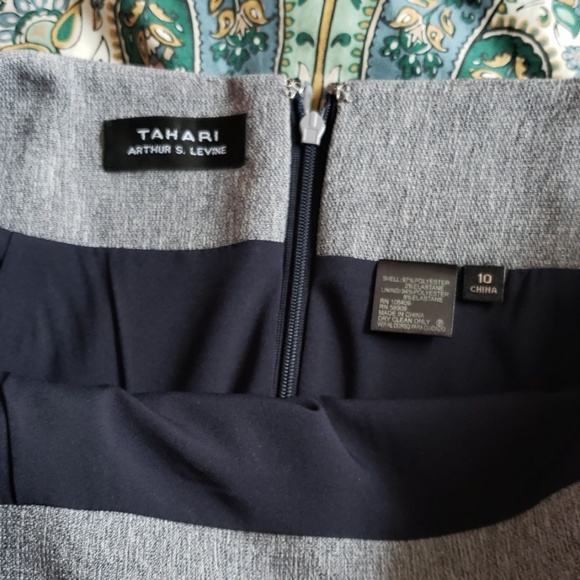 Tahari pencil skirt - Picture 3 of 4